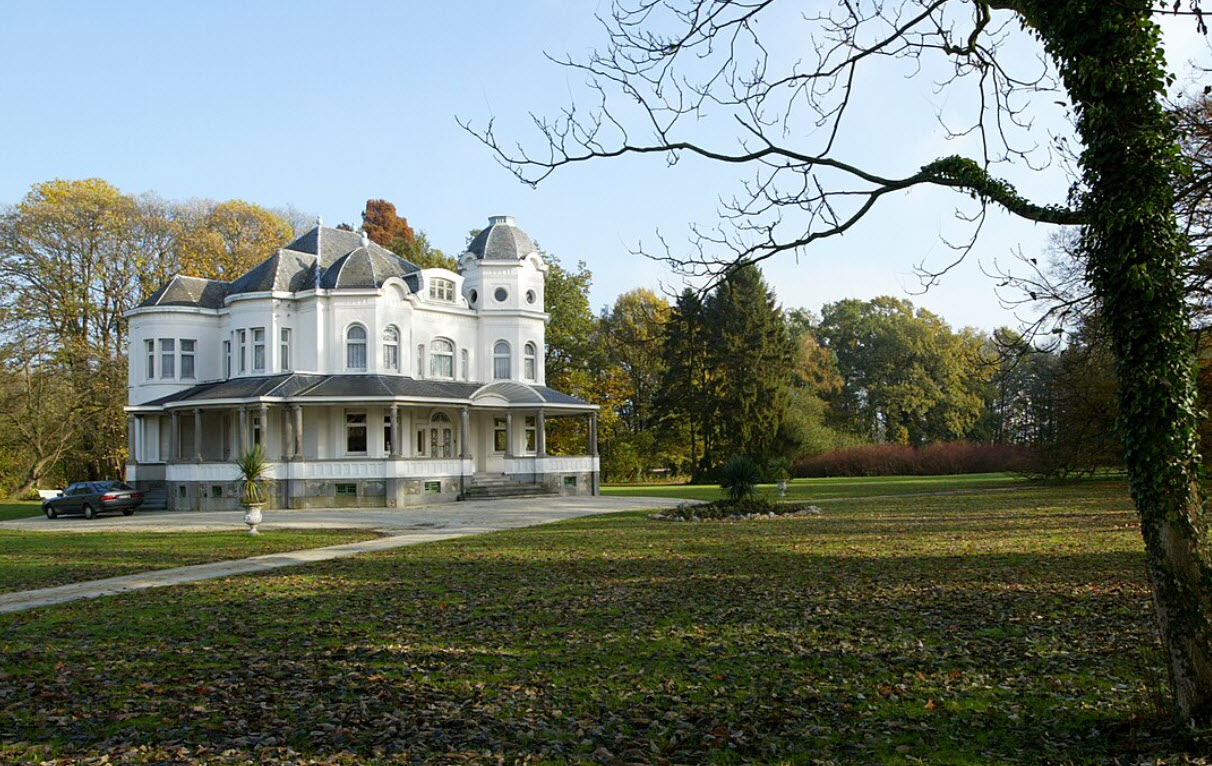 Castle Leva, Belgium